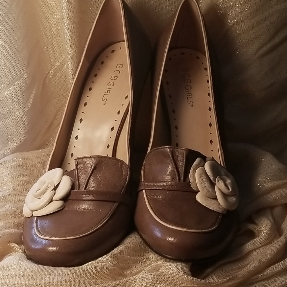 BCB Girls Ladies Heels Size 9B grayish brown
